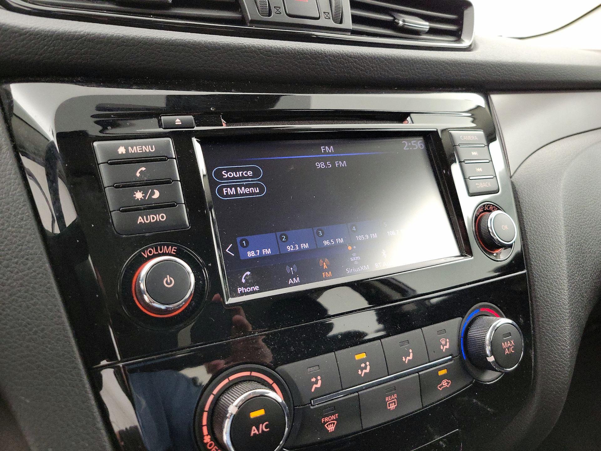 Thumbnail: 2020 Nissan Rogue Sport - 15