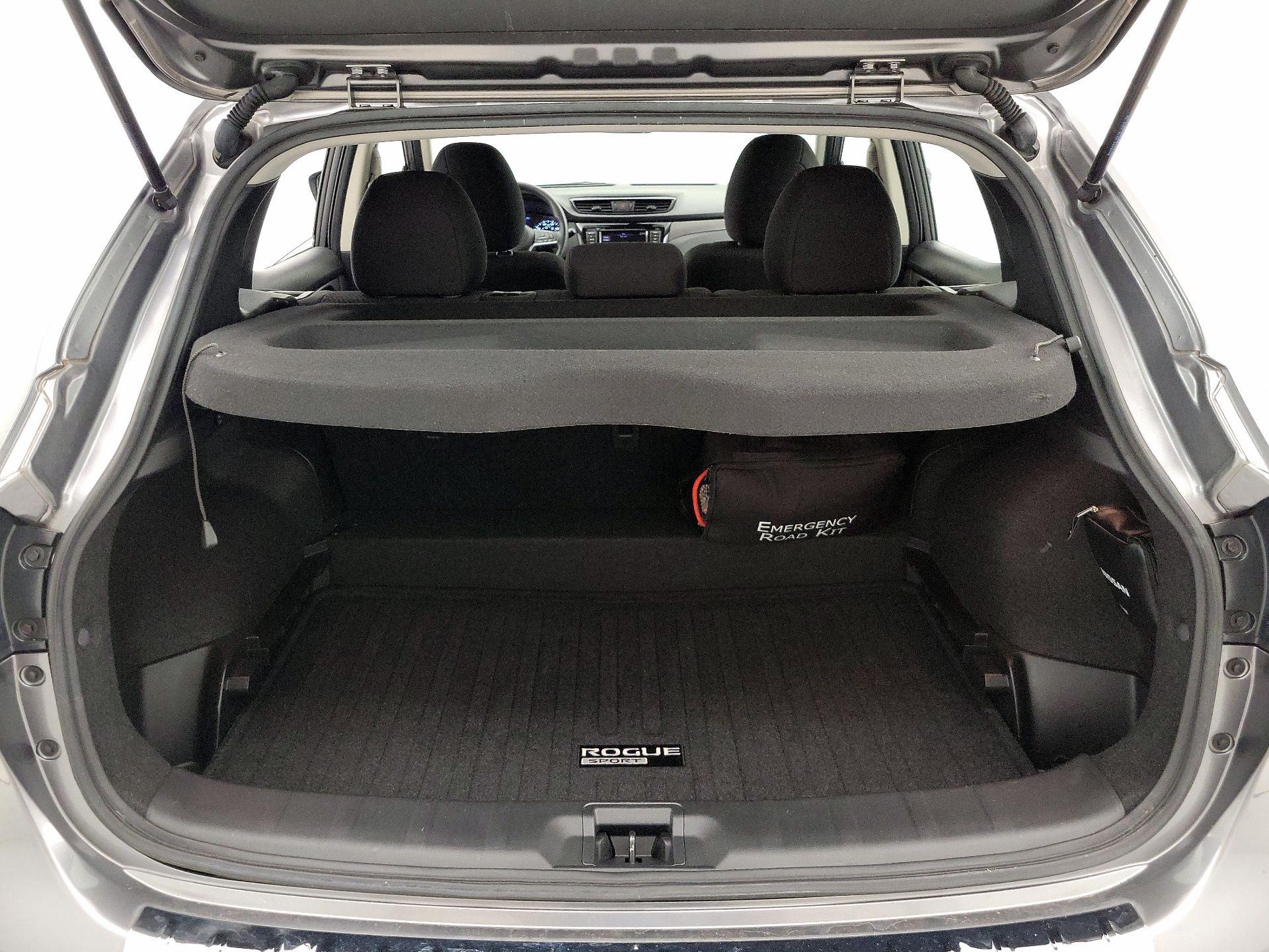 Thumbnail: 2020 Nissan Rogue Sport - 20