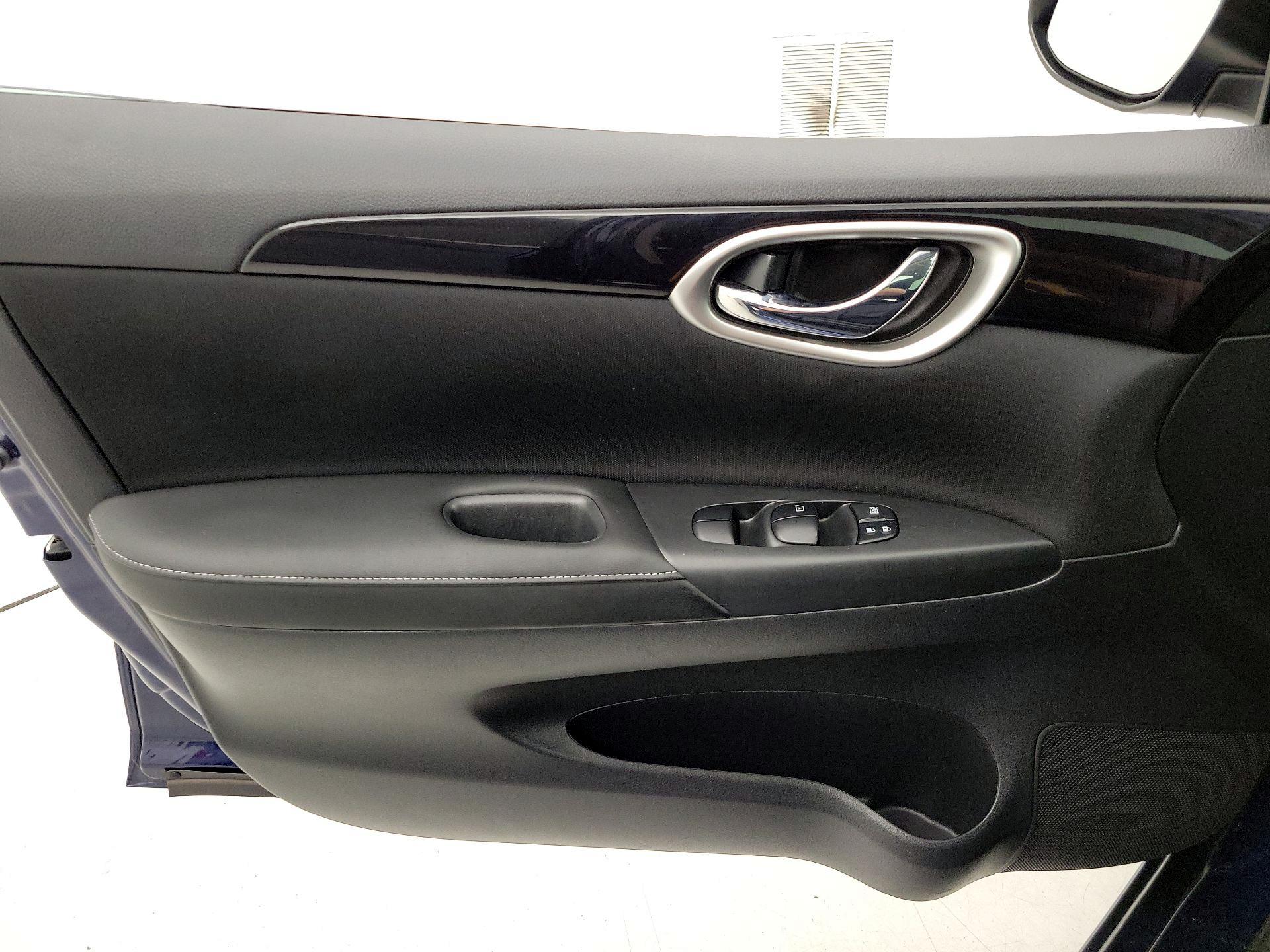 Thumbnail: 2019 Nissan Sentra - 12