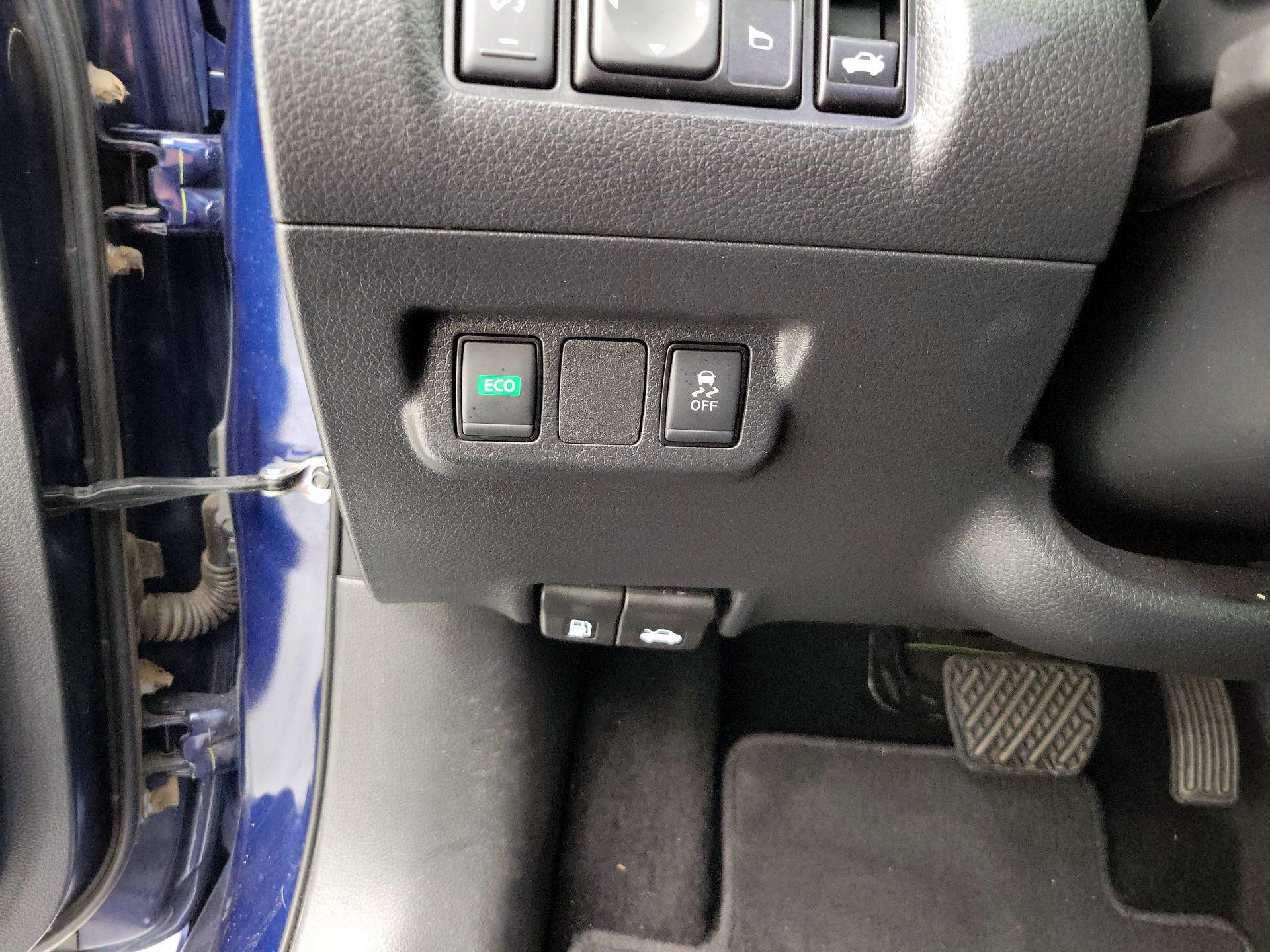 Thumbnail: 2019 Nissan Sentra - 13