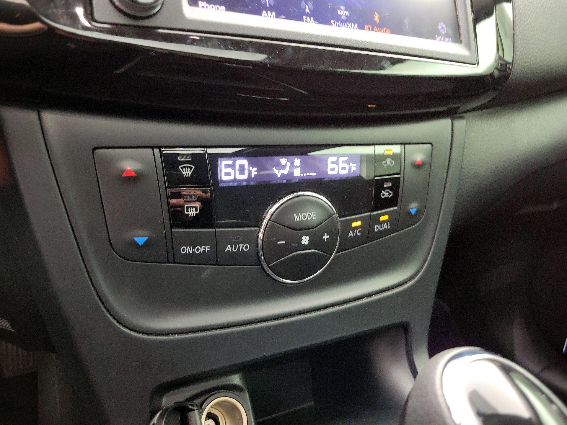 Thumbnail: 2019 Nissan Sentra - 16