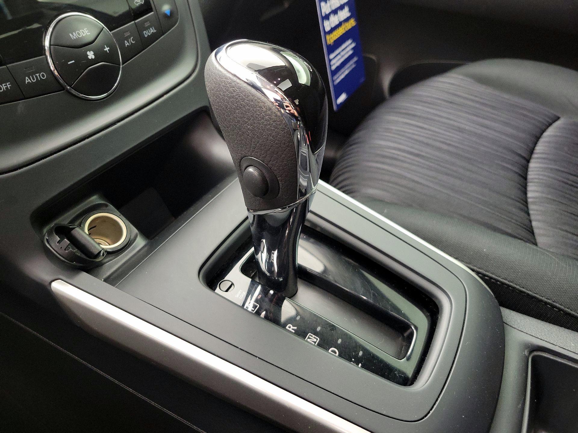 Thumbnail: 2019 Nissan Sentra - 17