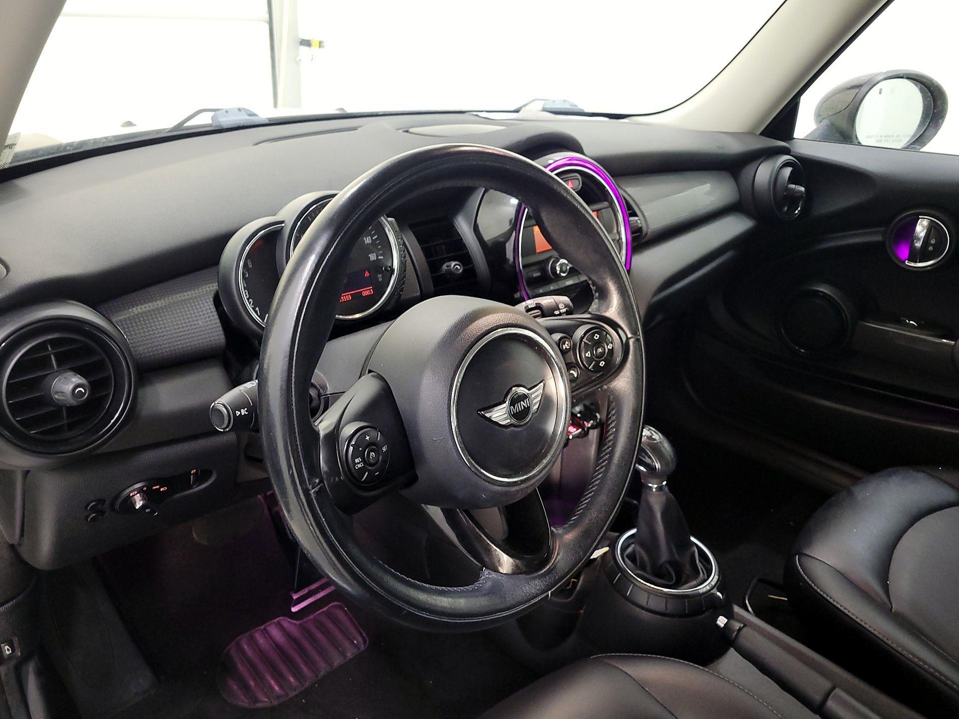 Thumbnail: 2016 MINI Cooper Hardtop - 9