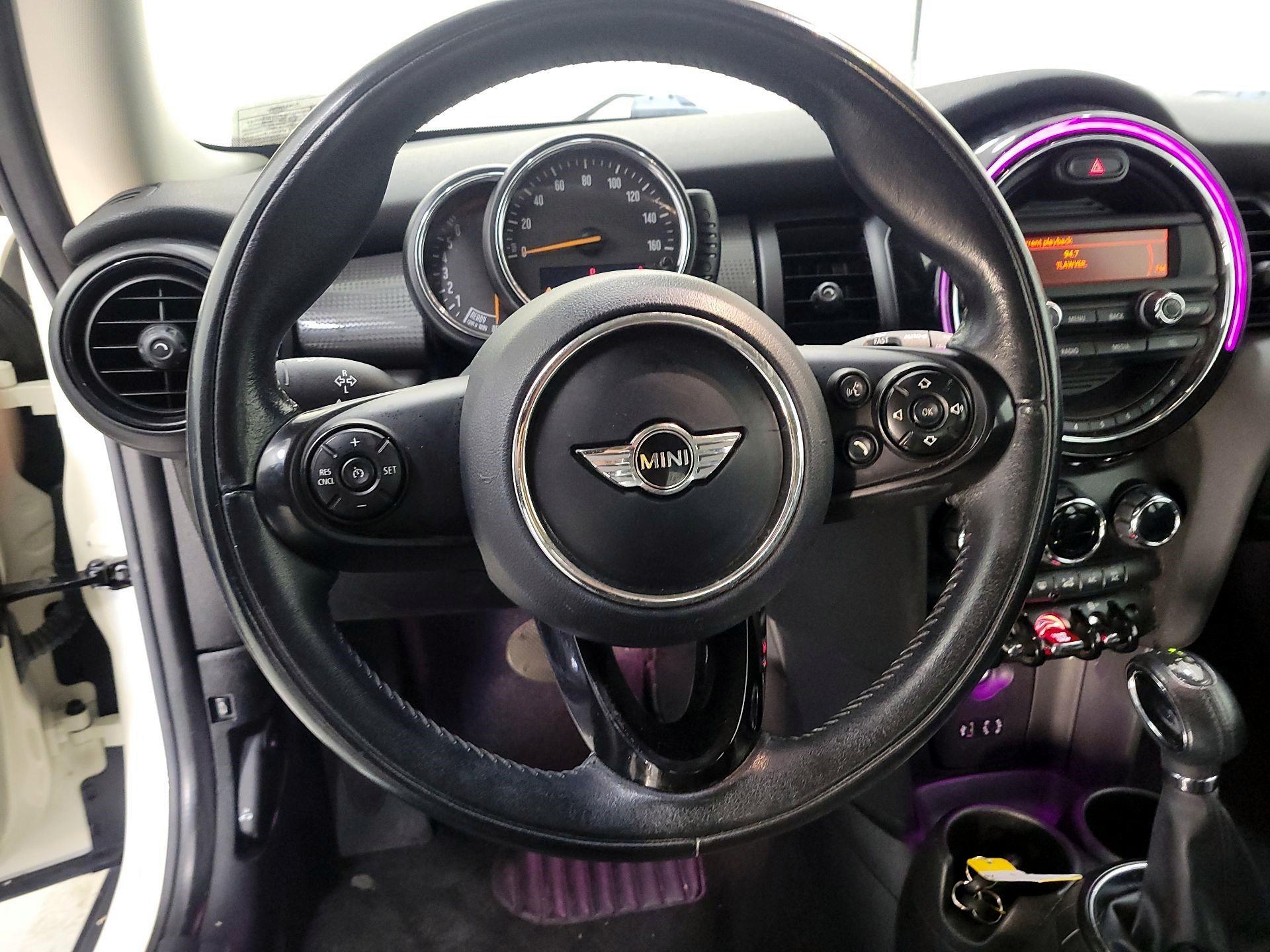 Thumbnail: 2016 MINI Cooper Hardtop - 10