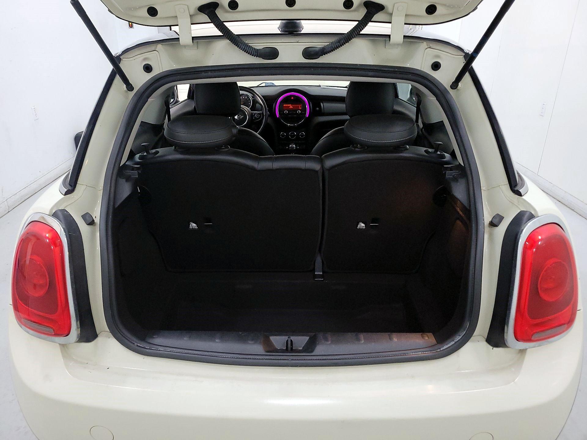 Thumbnail: 2016 MINI Cooper Hardtop - 18