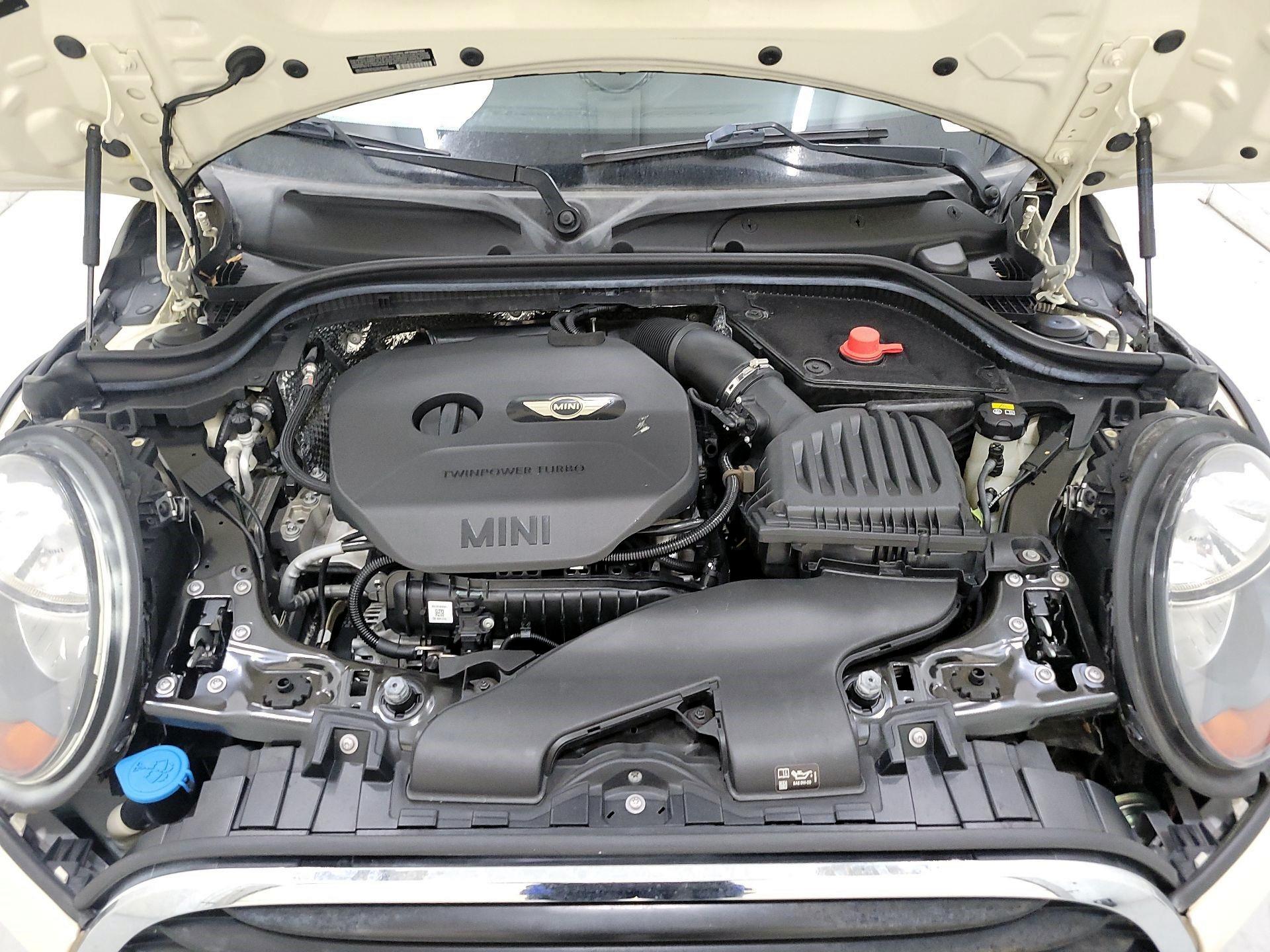 Thumbnail: 2016 MINI Cooper Hardtop - 19
