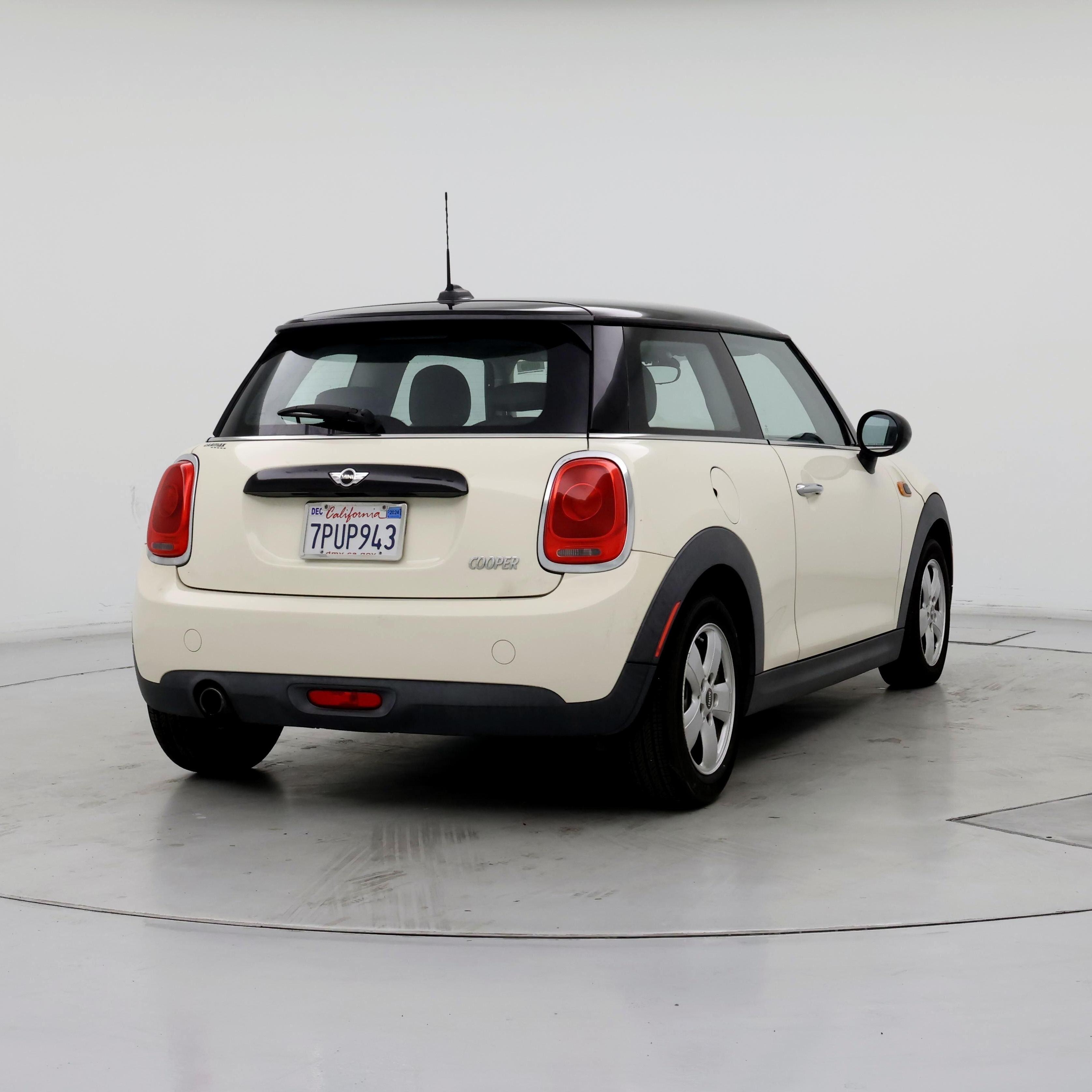 Thumbnail: 2016 MINI Cooper Hardtop - 8