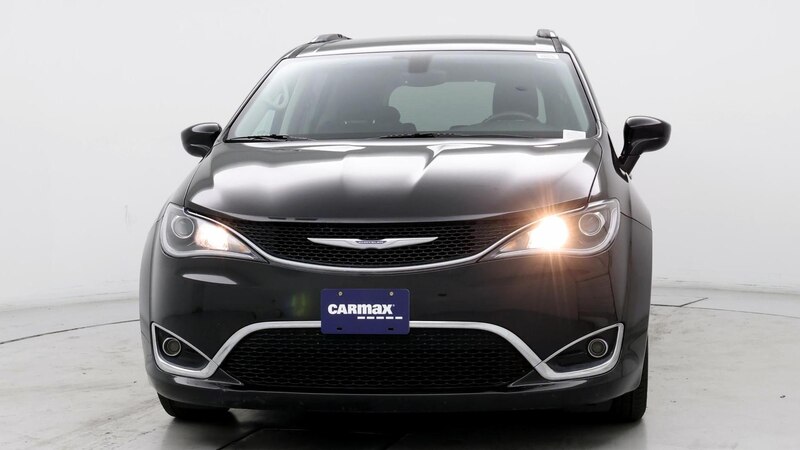 2017 Chrysler Pacifica  5