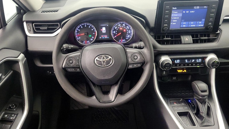 2019 Toyota RAV4 XLE 10