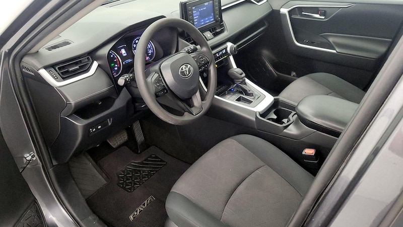 2019 Toyota RAV4 XLE 11