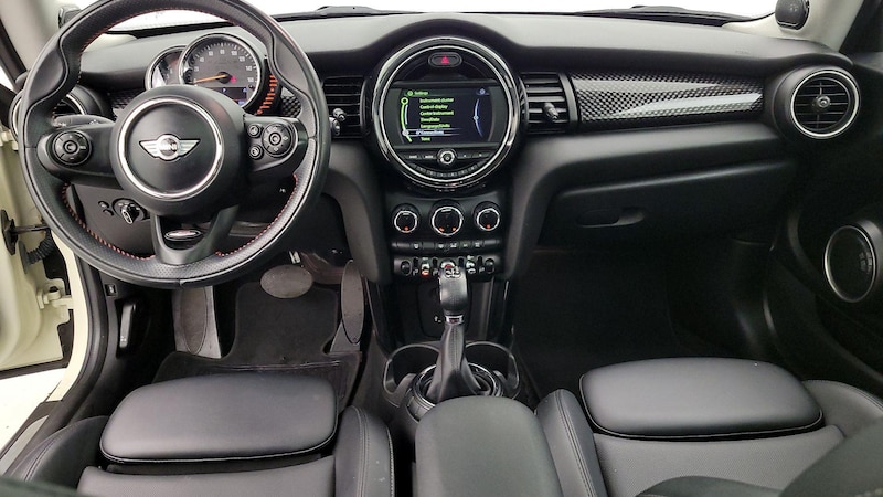 2015 MINI Cooper Hardtop S 9