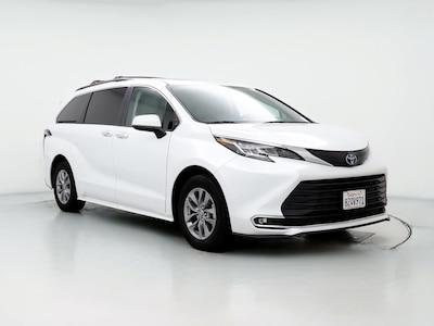 2022 Toyota Sienna XLE -
                Los Angeles, CA