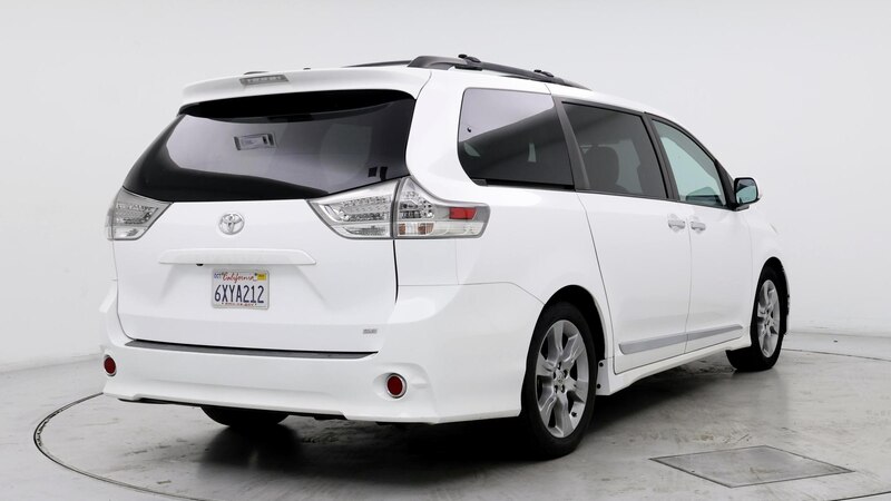 2013 Toyota Sienna SE 8