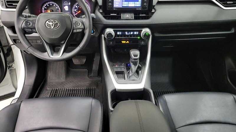 2022 Toyota RAV4 XLE Premium 9