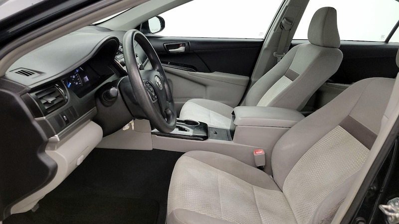 2014 Toyota Camry LE 11