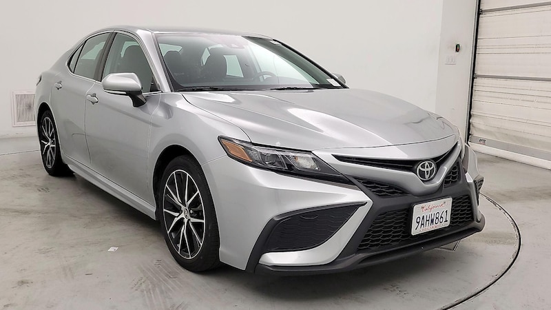 2022 Toyota Camry SE Hero Image