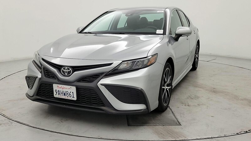 2022 Toyota Camry SE 3