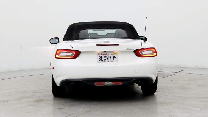 2019 Fiat 124 Spider Classica 6