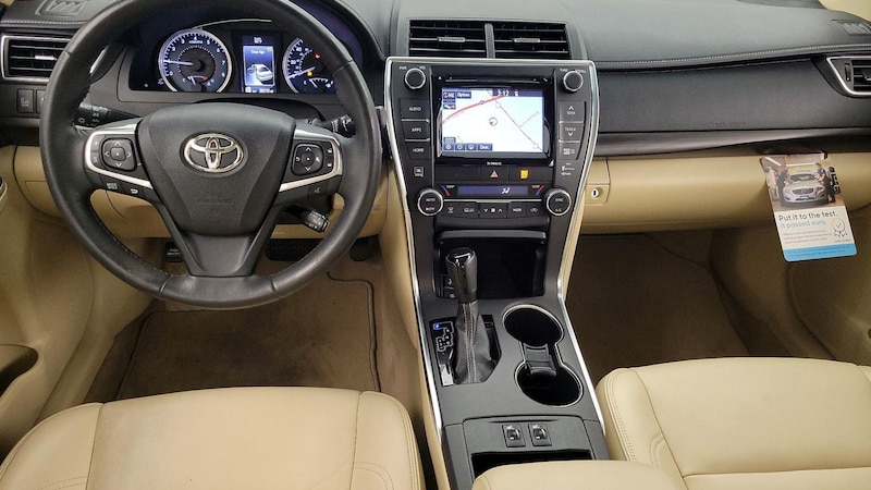 2017 Toyota Camry XLE 9