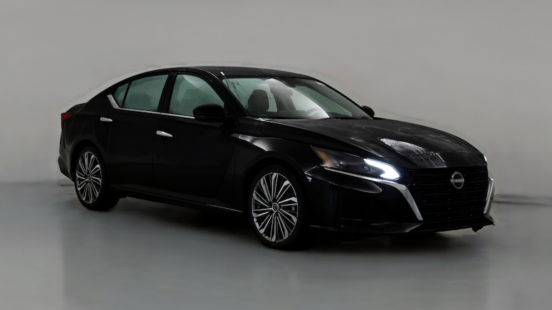 2023 Nissan Altima SL Hero Image