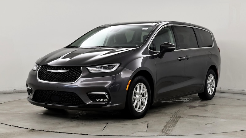 2023 Chrysler Pacifica Touring L 4