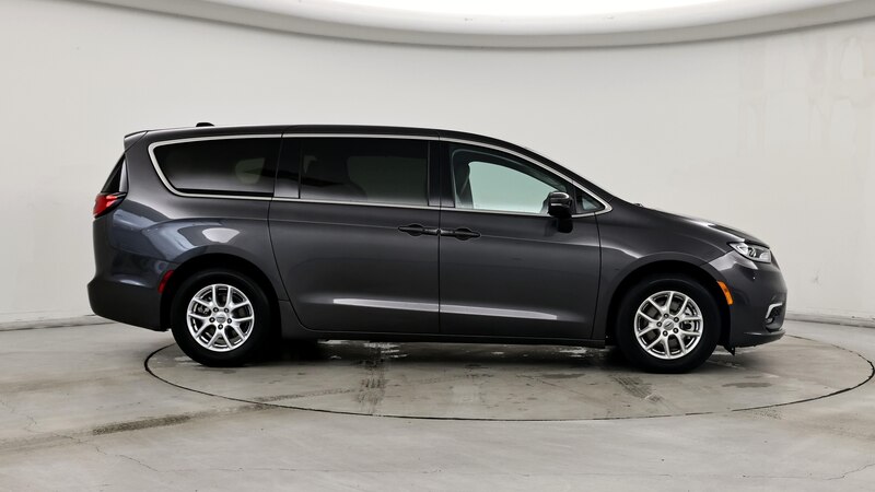 2023 Chrysler Pacifica Touring L 7