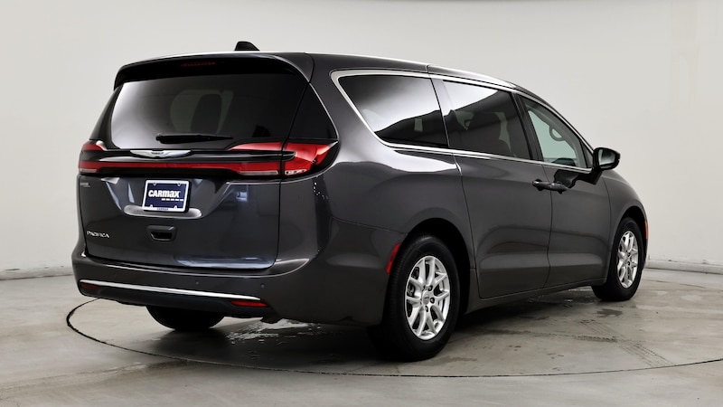 2023 Chrysler Pacifica Touring L 8