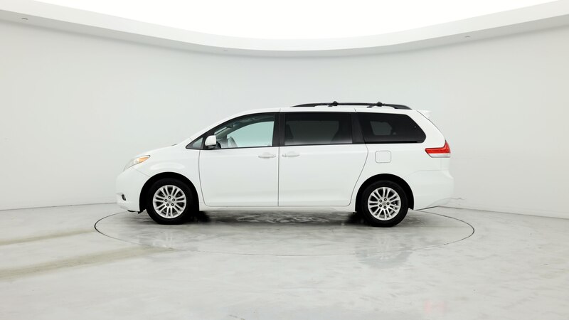 2014 Toyota Sienna XLE 3