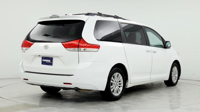 2014 Toyota Sienna XLE 8