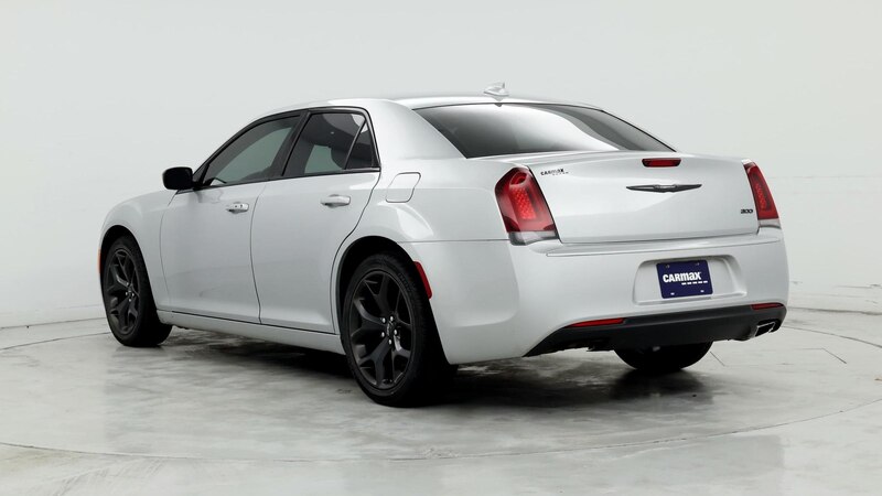 2023 Chrysler 300 Touring 2