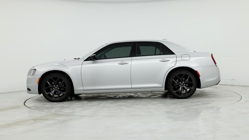 2023 Chrysler 300 Touring 3