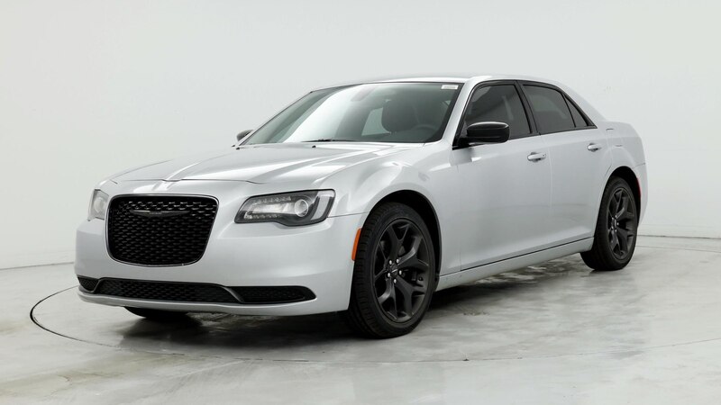 2023 Chrysler 300 Touring 4