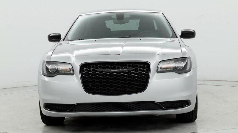 2023 Chrysler 300 Touring 5