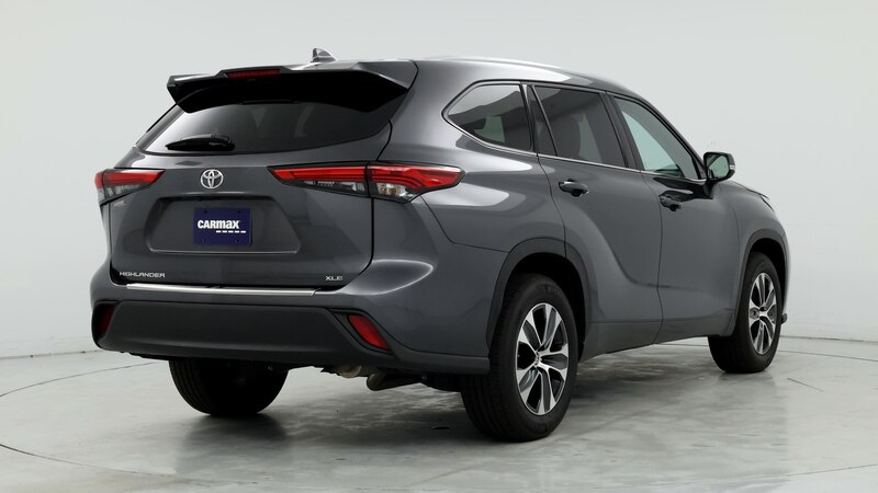 2022 Toyota Highlander XLE 8