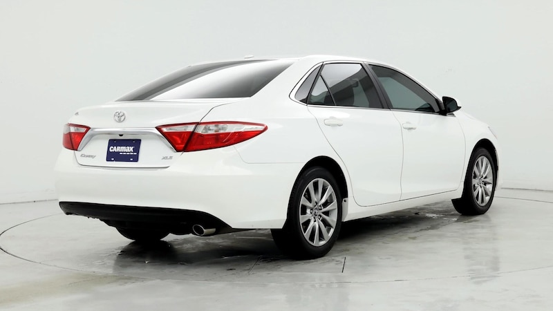 2017 Toyota Camry XLE 8