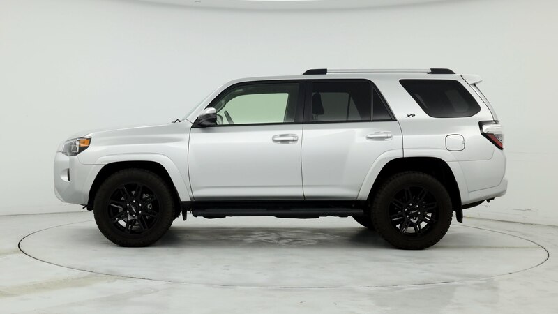 2022 Toyota 4Runner SR5 3