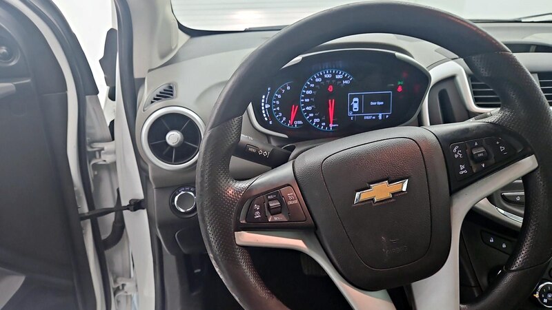 2020 Chevrolet Sonic LT 10