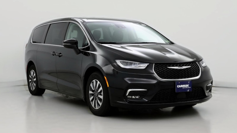 2023 Chrysler Pacifica Hybrid Touring L Hero Image