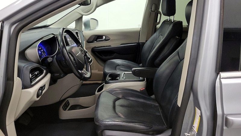 2021 Chrysler Pacifica Touring L 11