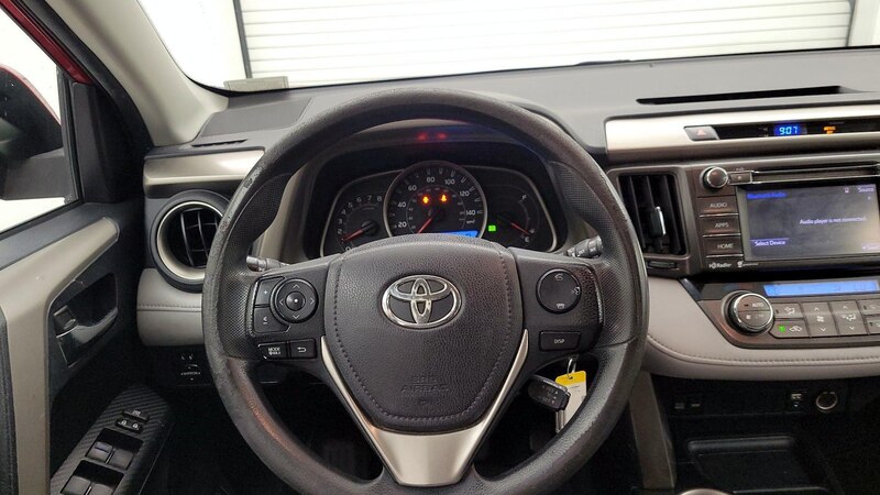 2015 Toyota RAV4 XLE 10