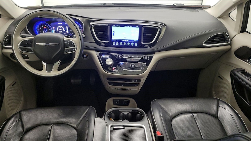 2017 Chrysler Pacifica Limited 9