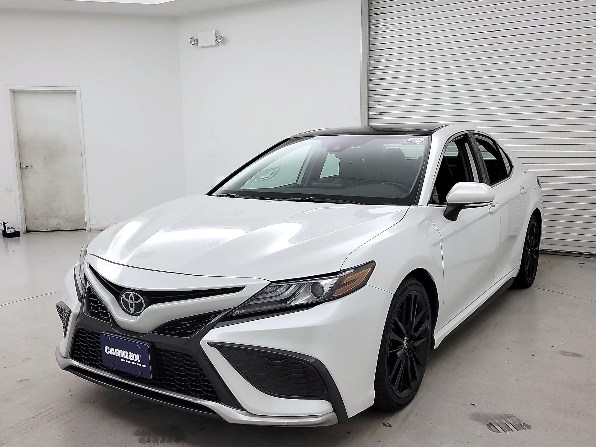 Thumbnail: 2022 Toyota Camry - 3