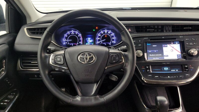 2016 Toyota Avalon Limited 10