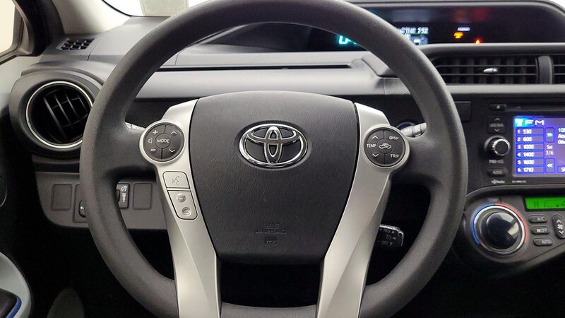 2013 Toyota Prius c Three 10