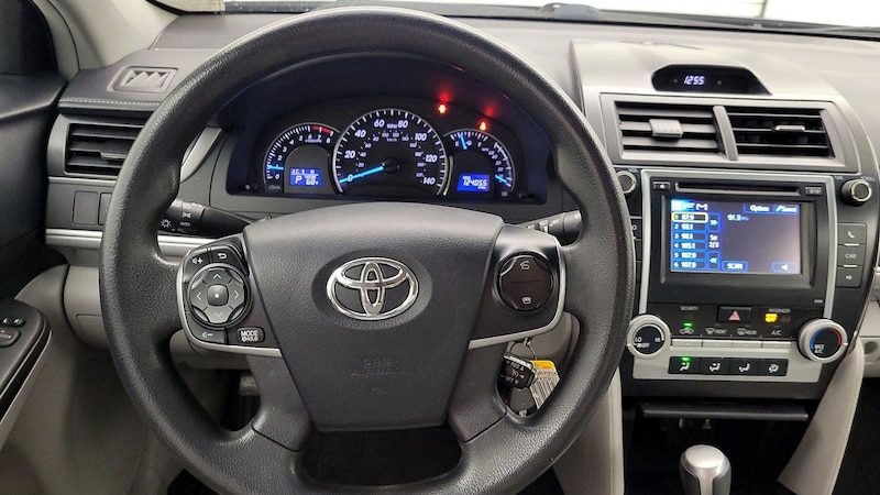 2013 Toyota Camry LE 10