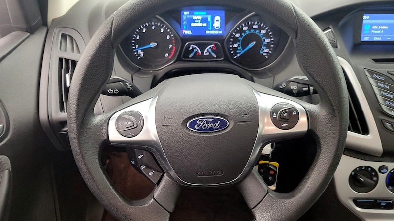 2014 Ford Focus SE 10