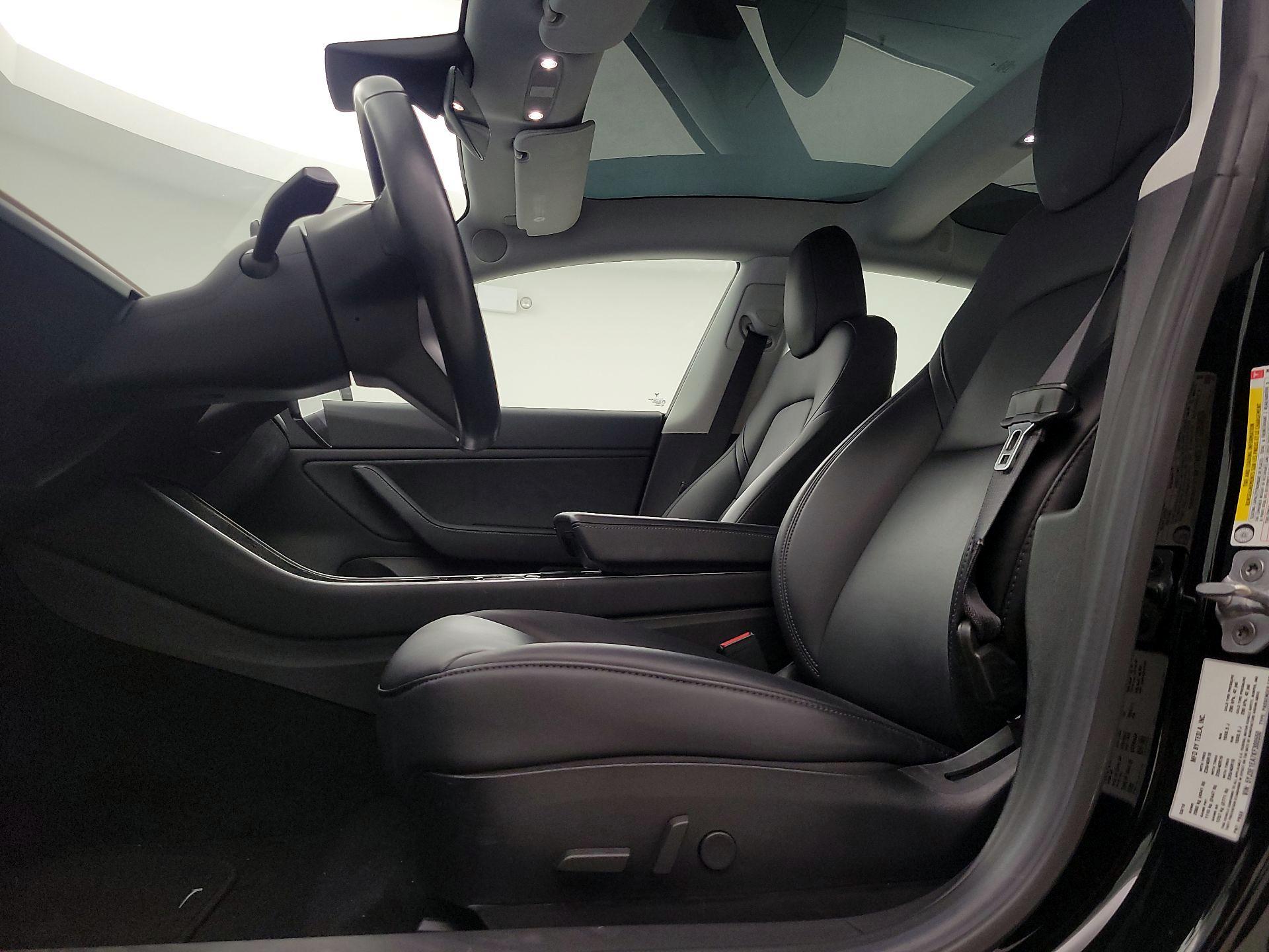 Thumbnail: 2019 Tesla Model 3 - 11