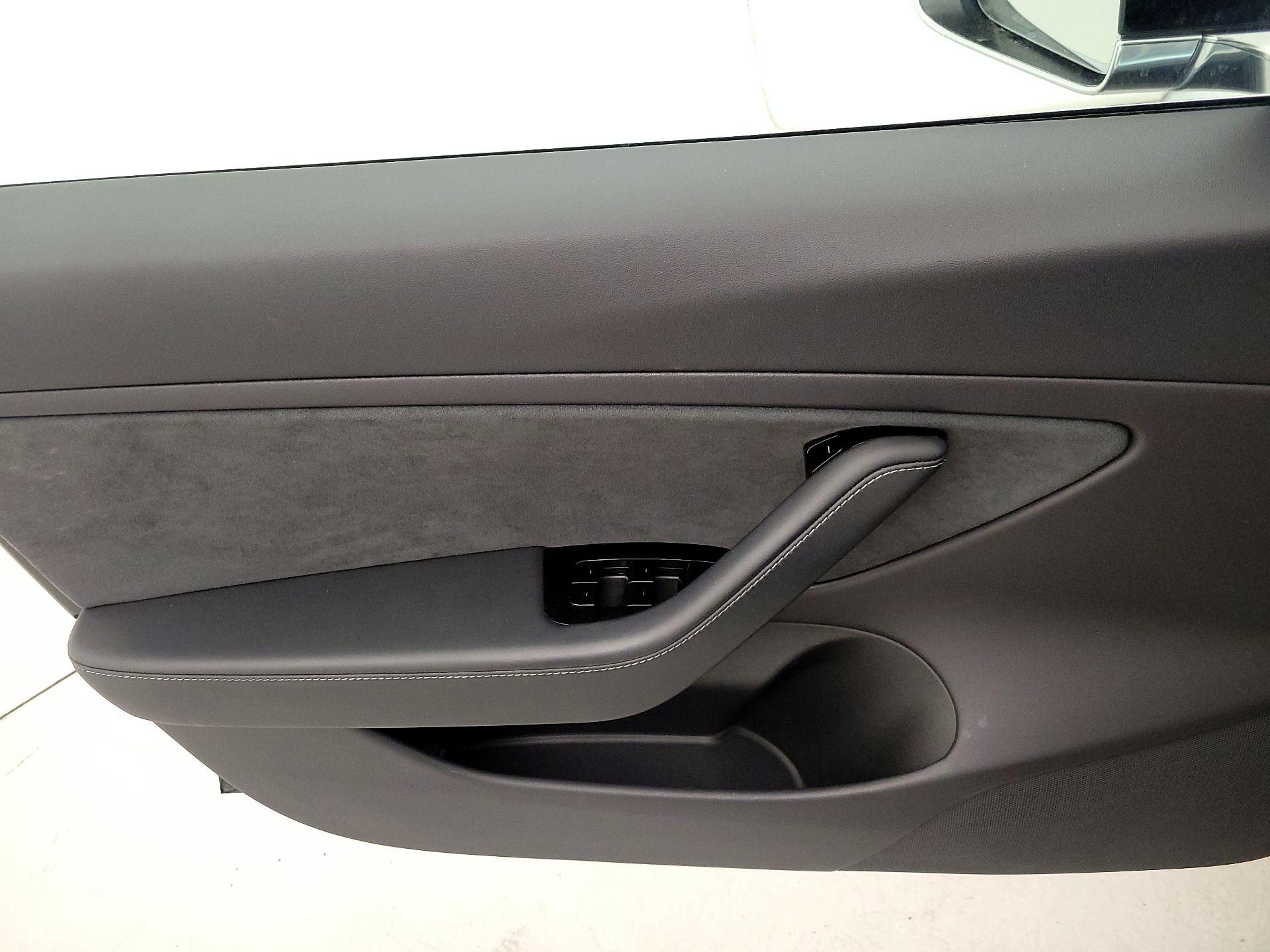 Thumbnail: 2019 Tesla Model 3 - 12