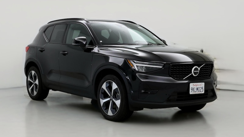 2024 Volvo XC40 B5 Plus Hero Image