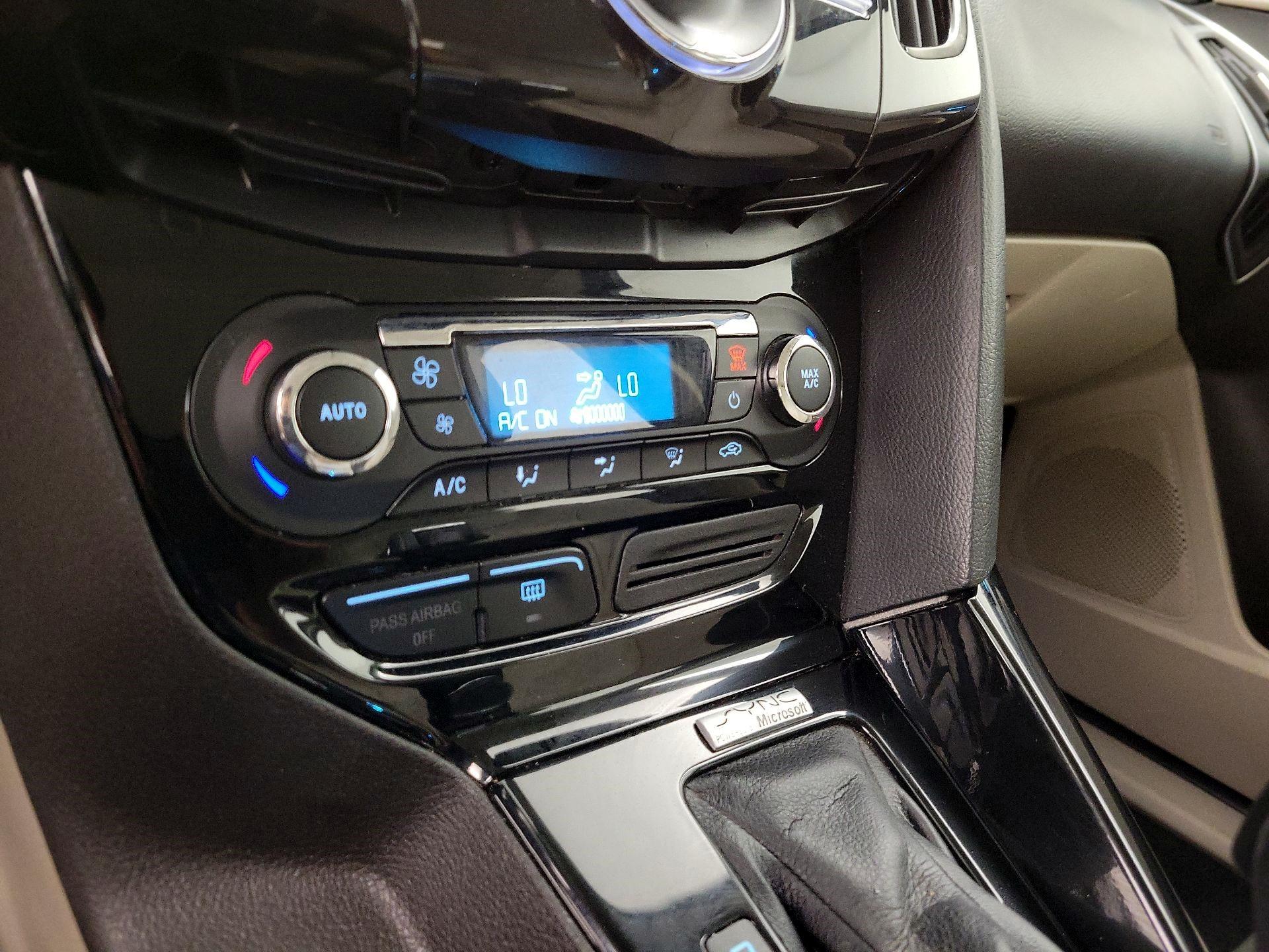 Thumbnail: 2014 Ford Focus - 16